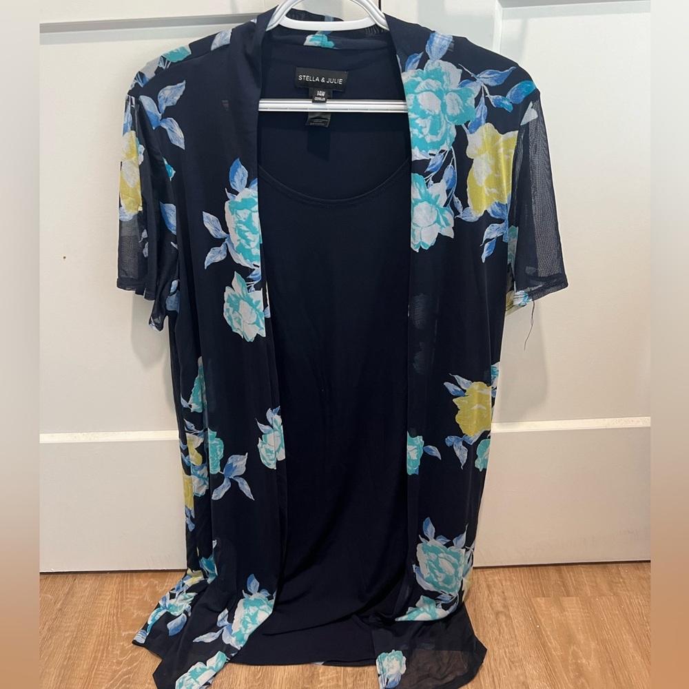 Stellla & Julie woman’s layered blouse Size 14W